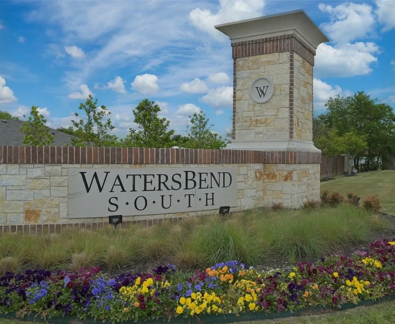 8848 Playmoor Dr — Photo 2