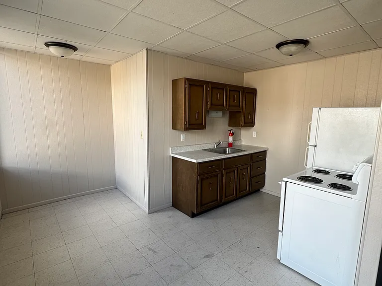 222 E Coolbaugh St #1 — Photo 3