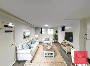 21-17 19th St, Astoria, NY 11105