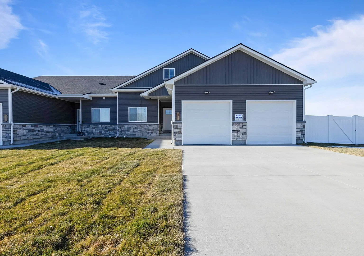 4 Bed 3 Bath Twin Home in Sugar City! — Photo 1