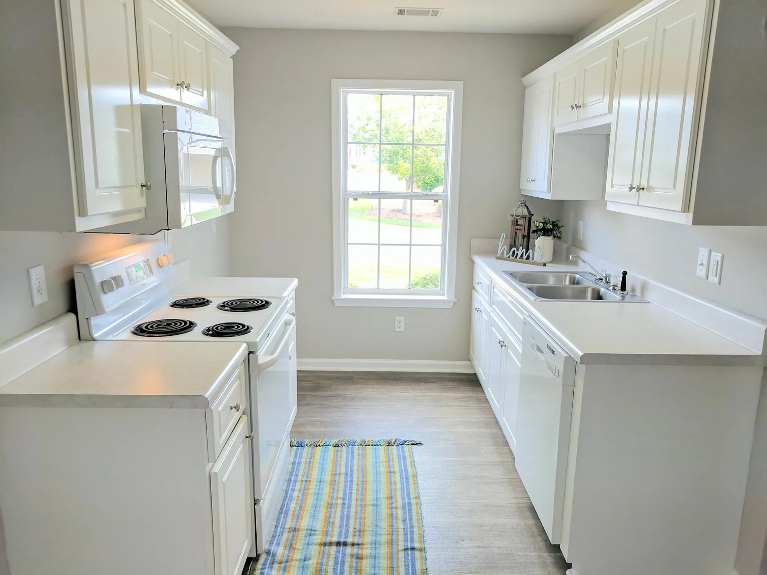 3 bed, 1308 sqft, $1,625 — Photo 3