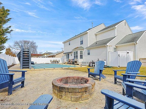 2nd image of 4 Frankies Ln