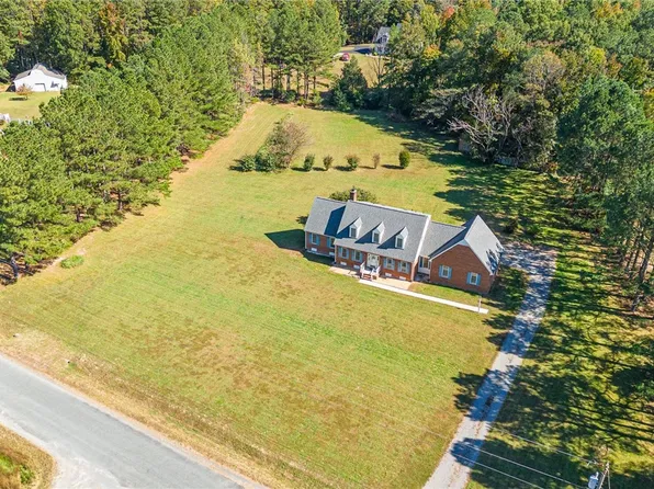 11168 Woodstock Heights Dr, Glen Allen, VA 23059