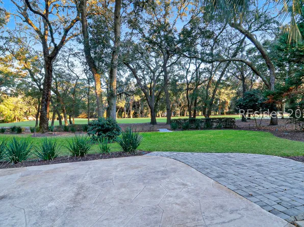 11 Dahlgren Ln, Hilton Head Island, SC 29928