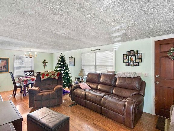 5th image of 221 Schley St
