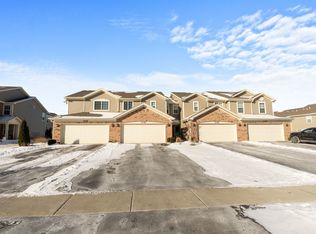 1150 Amber Dr, Cary, IL 60013