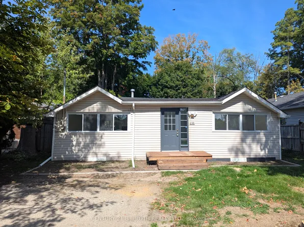 696 Hastings Ave, Innisfil, ON L9S 1Z3