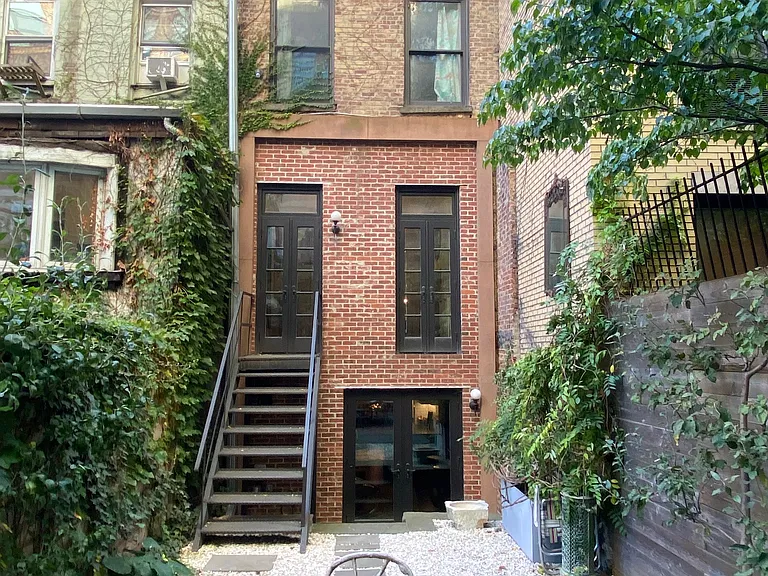 351 W 30th St — Photo 18