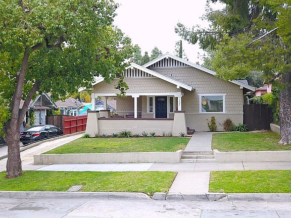 2nd image of 1303 N Raymond Ave