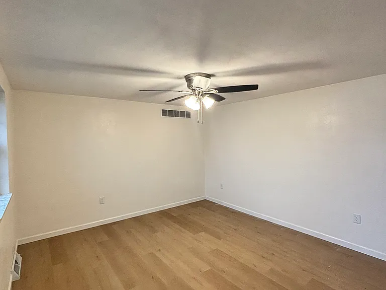 210 Anderson Ln #210 — Photo 2