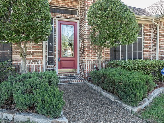 4th image of 9804 Capilano Dr