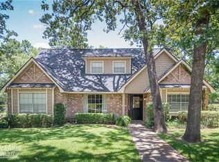 221 Magnolia Way, Onalaska, TX 77320