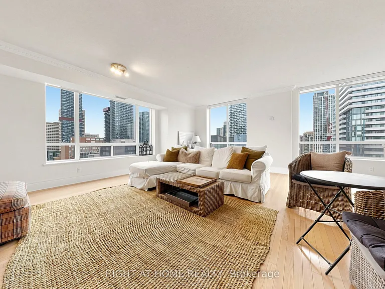 123 Eglinton Ave E #Penthouse 4 — Photo 10