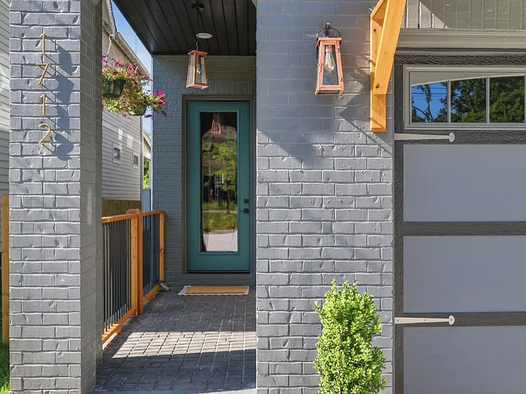 1712 Straightway Ave — Photo 3