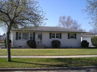 2257 Fallcreek Ct, Grand Forks, ND 58201