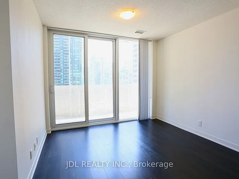 88 Harbour St #1705 — Photo 8