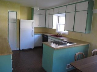 2002 W 2nd St, Perry, IA 50220