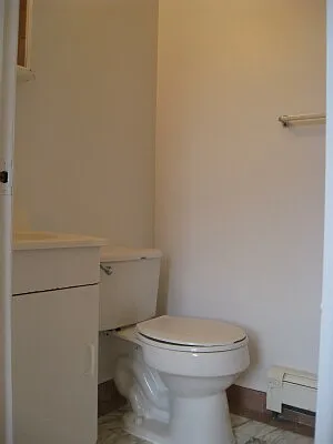 Rented by Tower Brokerage | media 20