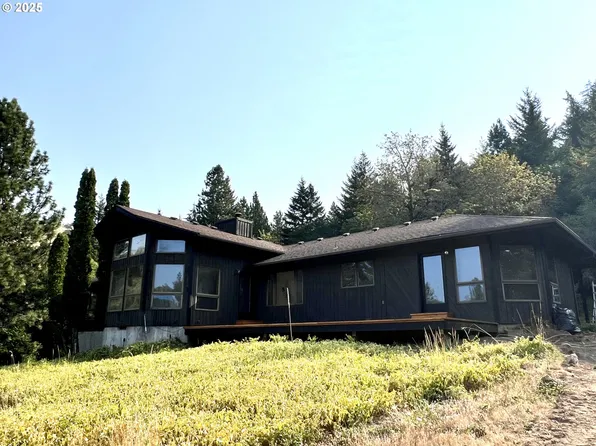 201 NW Country Place Dr, White Salmon, WA 98672