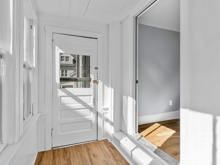 382 Spring St #A — Photo 18