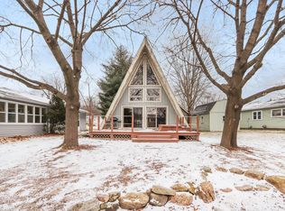12863 Valley Dr, Wayland, MI 49348
