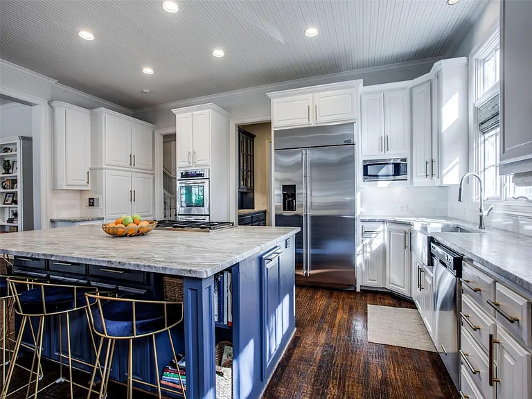 3909 Greenbrier Dr — Photo 14
