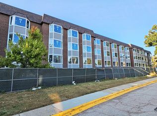 200 Thames Pkwy APT 1K, Park Ridge, IL 60068