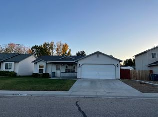 403 Cedar Park Ln, Nampa, ID 83686