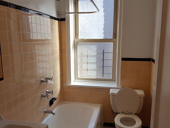 4th image of 4824 43rd St