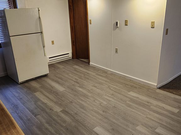 4th image of 336 S Main St APT 3