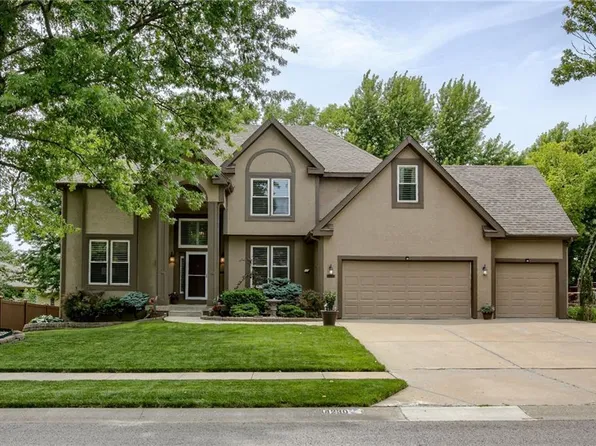 14230 S Shannan Ln, Olathe, KS 66062