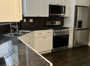 1918 W Addison St #2, Chicago, IL 60613