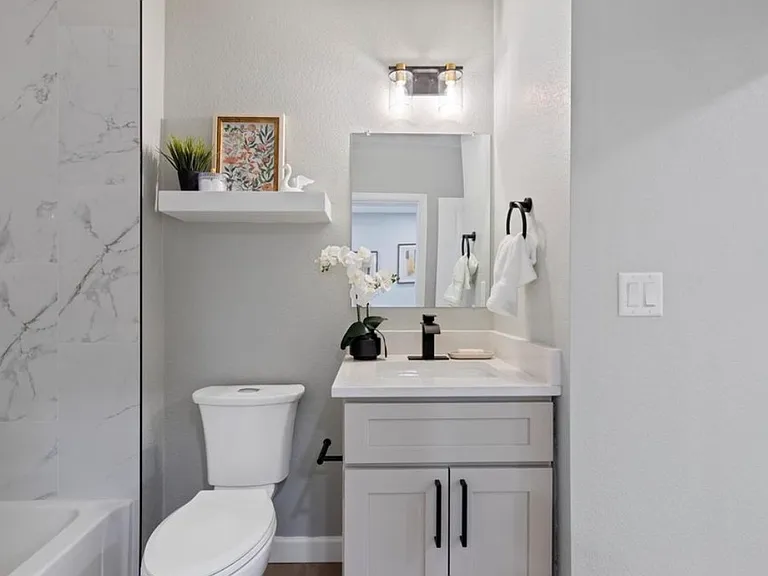 3527 N Steele St — Photo 15