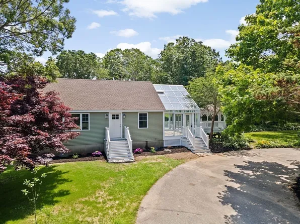 38 Siasconset Dr, Bourne, MA 02532