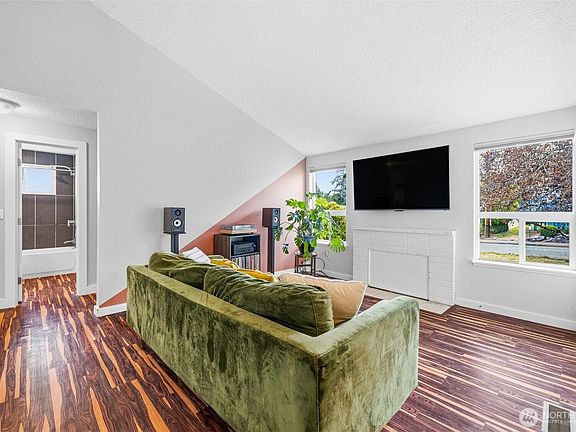 3rd image of 2330 Woburn Street