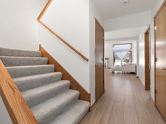 5th image of 16538 Fairfax Ct