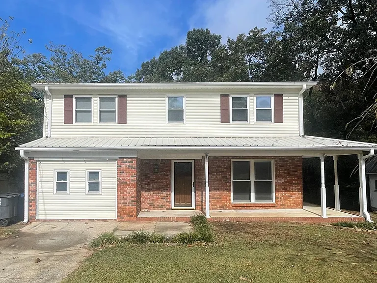 764 Oak Dr E — Photo 1