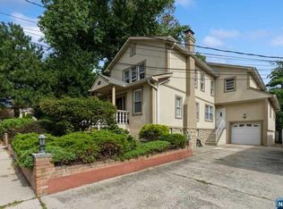 215 Tom Hunter Rd, Fort Lee, NJ 07024