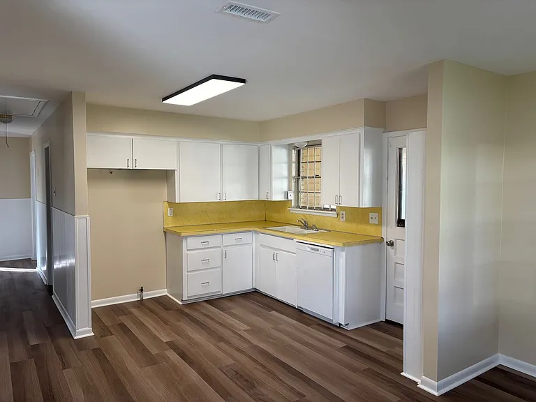 1504 S Buchanan St — Photo 3