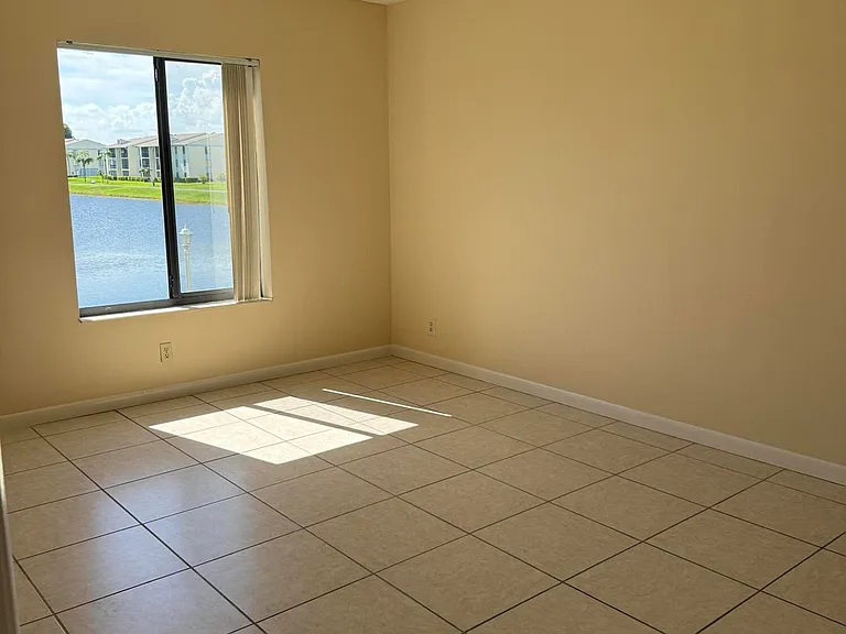 1110 Green Pine Blvd #C2 — Photo 8
