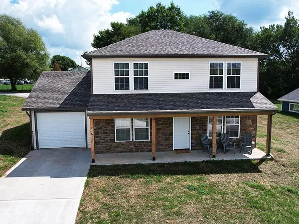 516 N High Street, Stockton, MO 65785