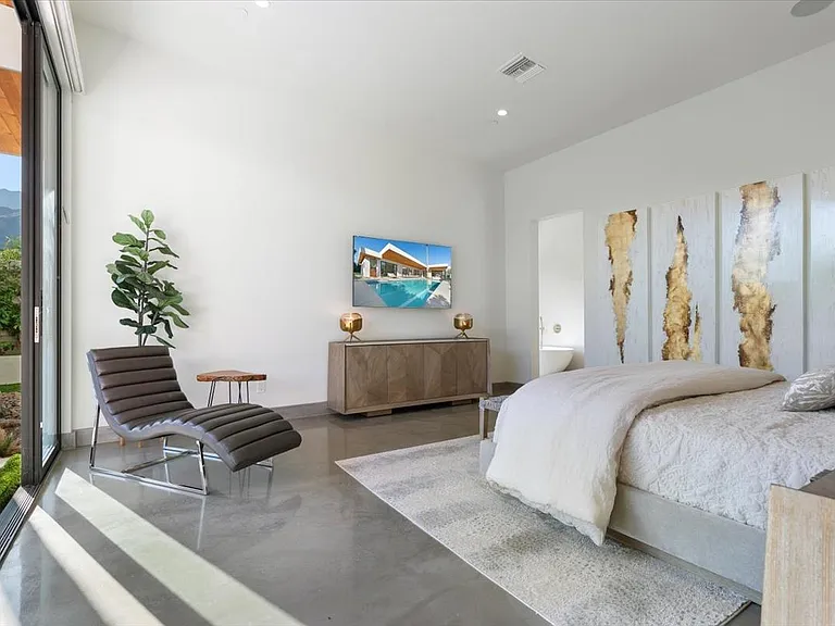 524 E Miraleste Ct — Photo 42