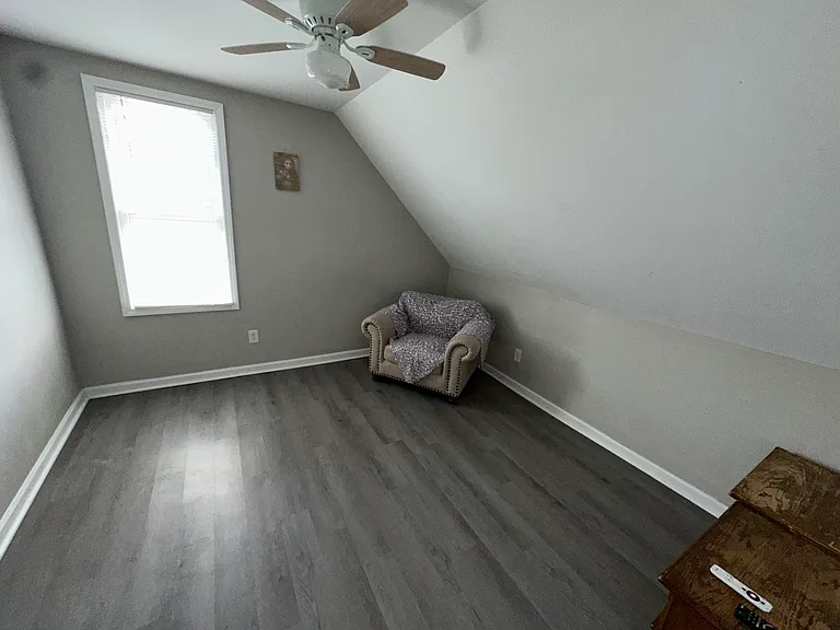2433 Pulaski St #2 — Photo 11