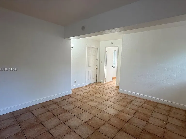 800 SE 15th St #2 — Photo 9