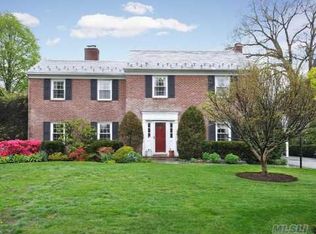 118 Nassau Blvd, Garden City, NY 11530
