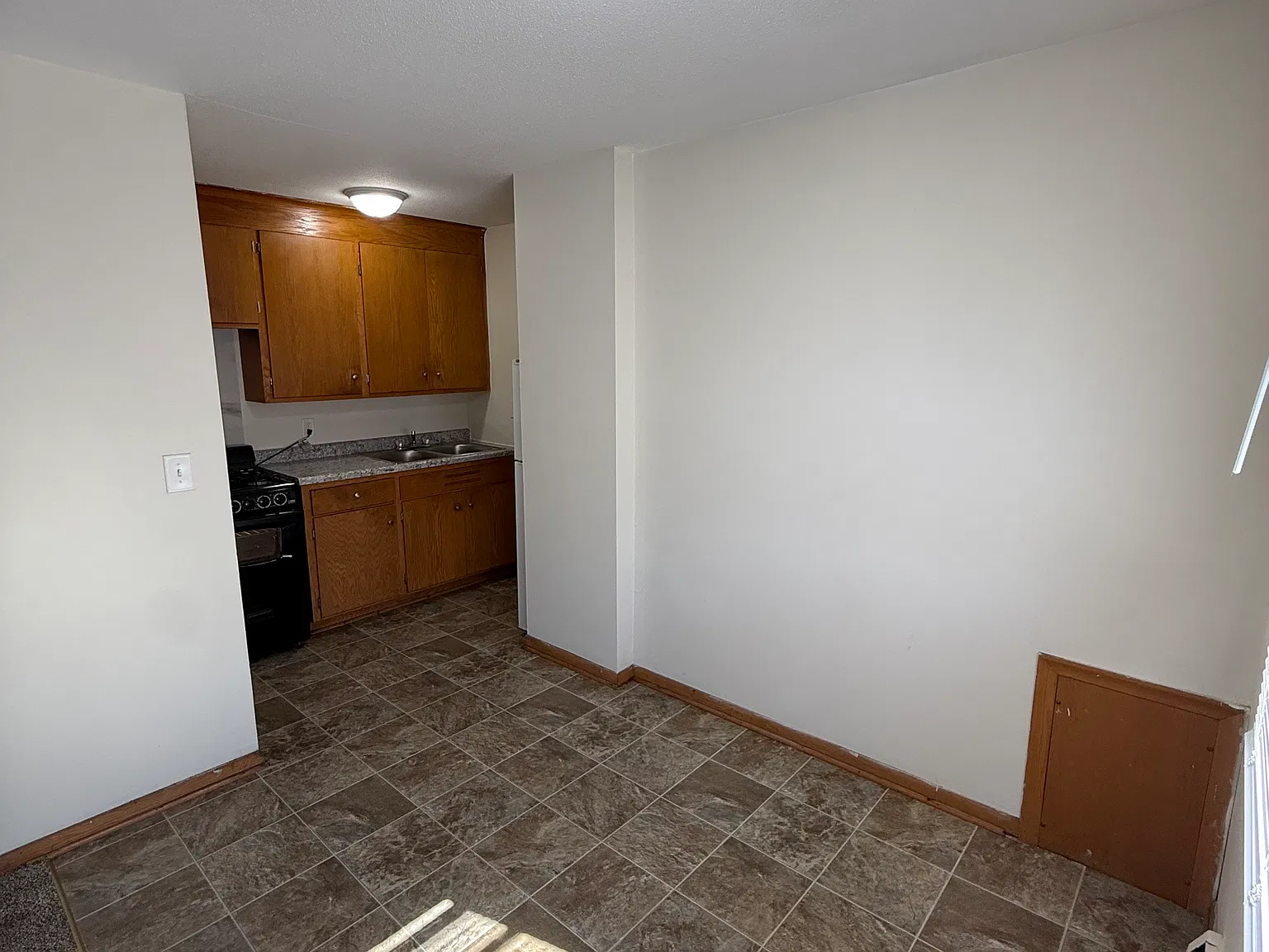 1 bed, 600 sqft, $925 — Photo 2