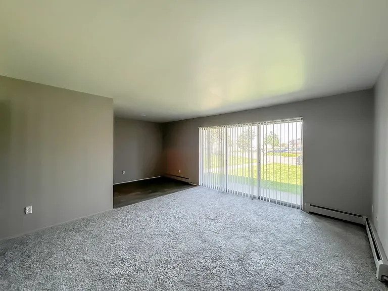 Macomb Manor - Roseville, MI — Photo 8