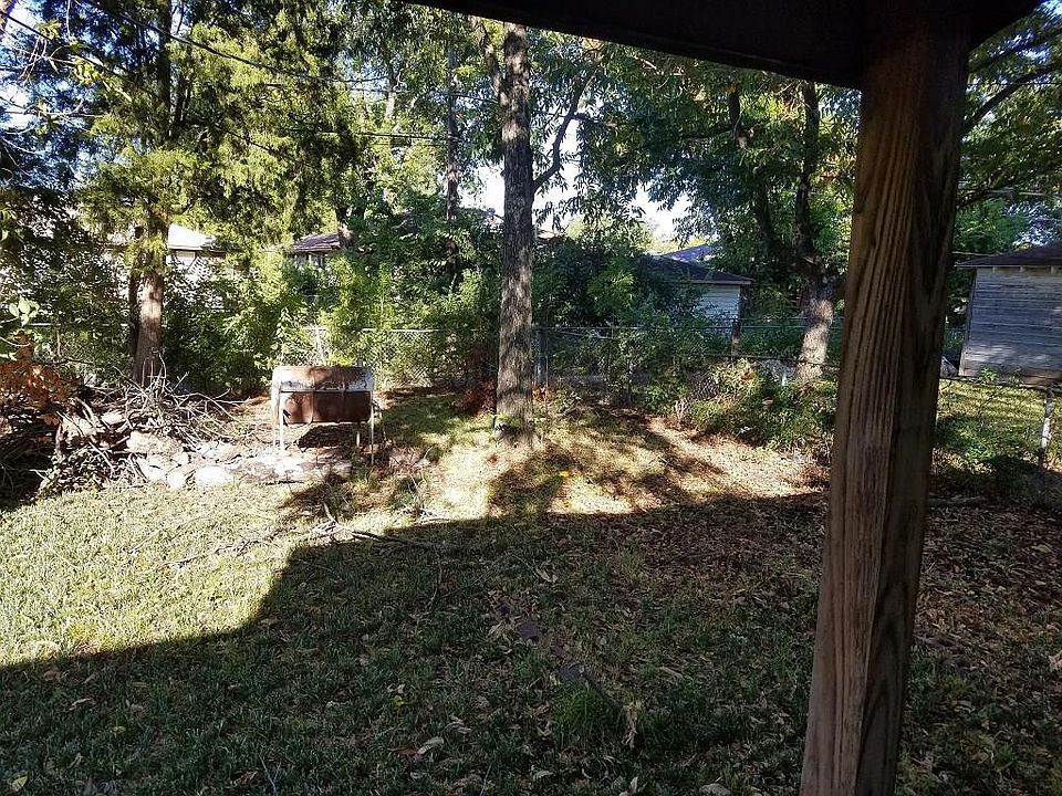 2nd image of 1933 Las Cruces Ln