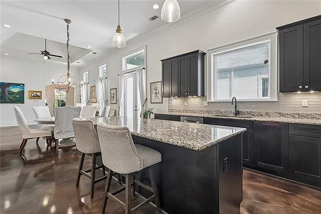 725 S Corniche Du Lac — Photo 11