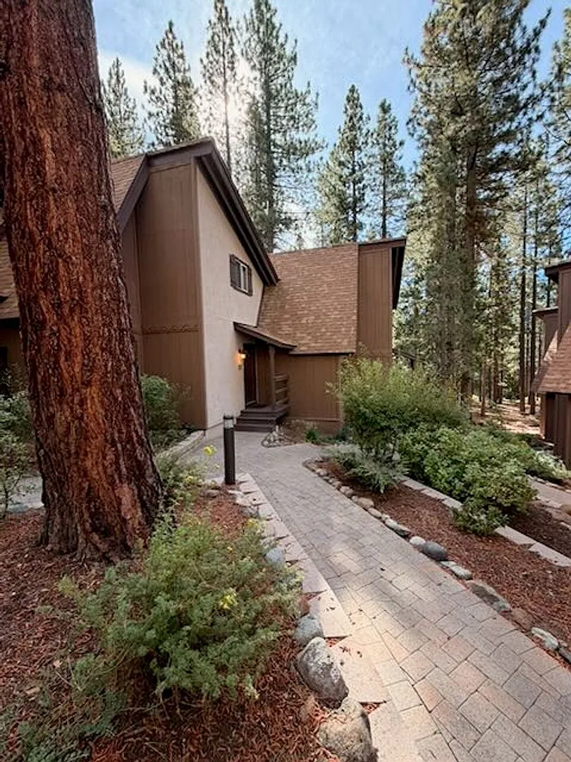 Cute Mountain Condo — Photo 2